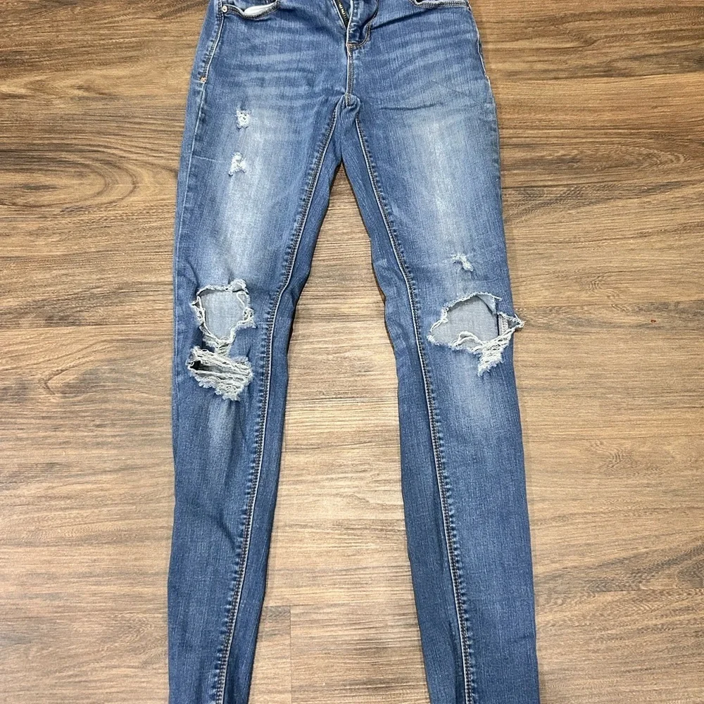 Indigo Rein Distressed  Jeans